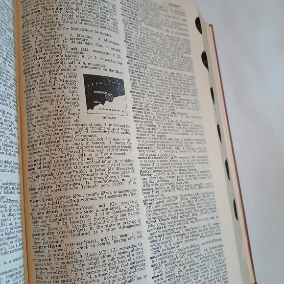 Vintage Webster's new world dictionary - Picture 8 of 9